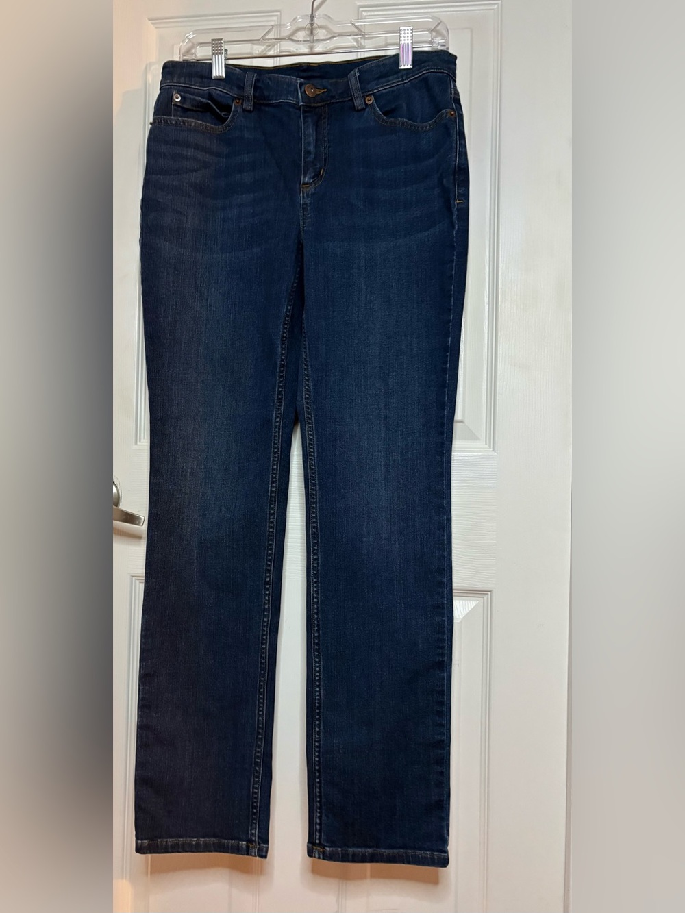 Duluth Women’s dark wash denim blue jeans.  Like new!
Size 8